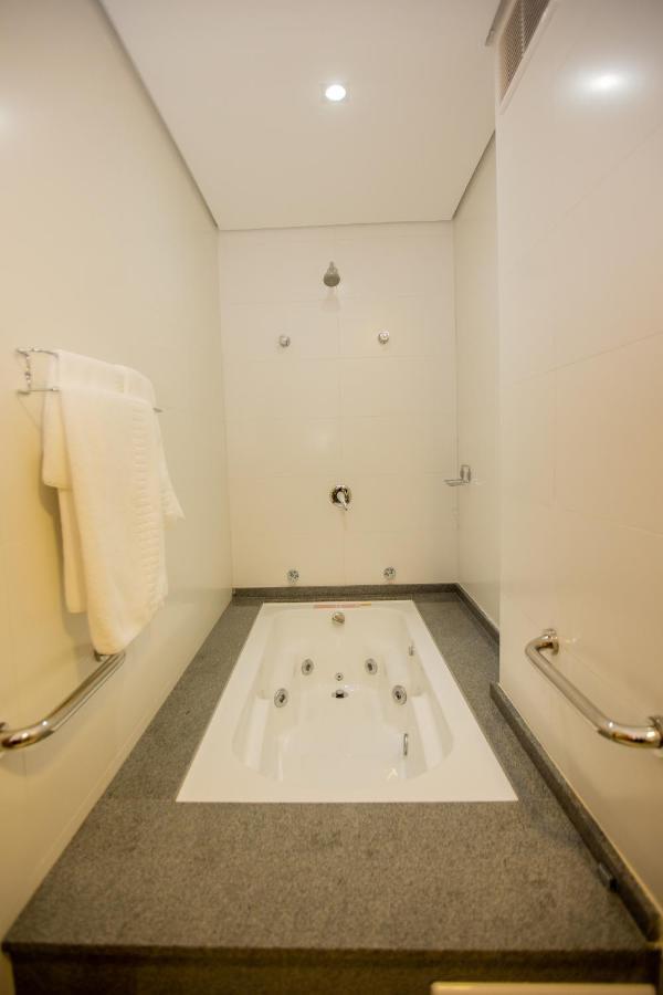 Tri Hotel Chapeco Bagian luar foto